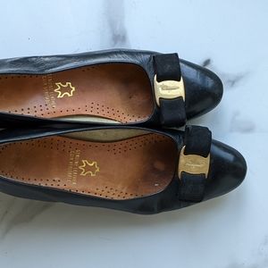 Ferragamo black patent Vara loafer
